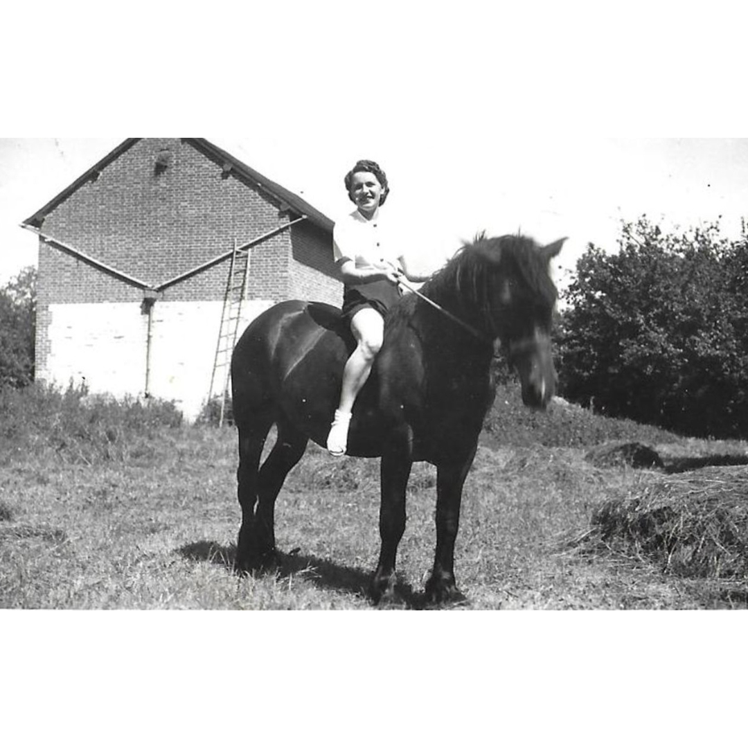 Femme à cheval - Image 3